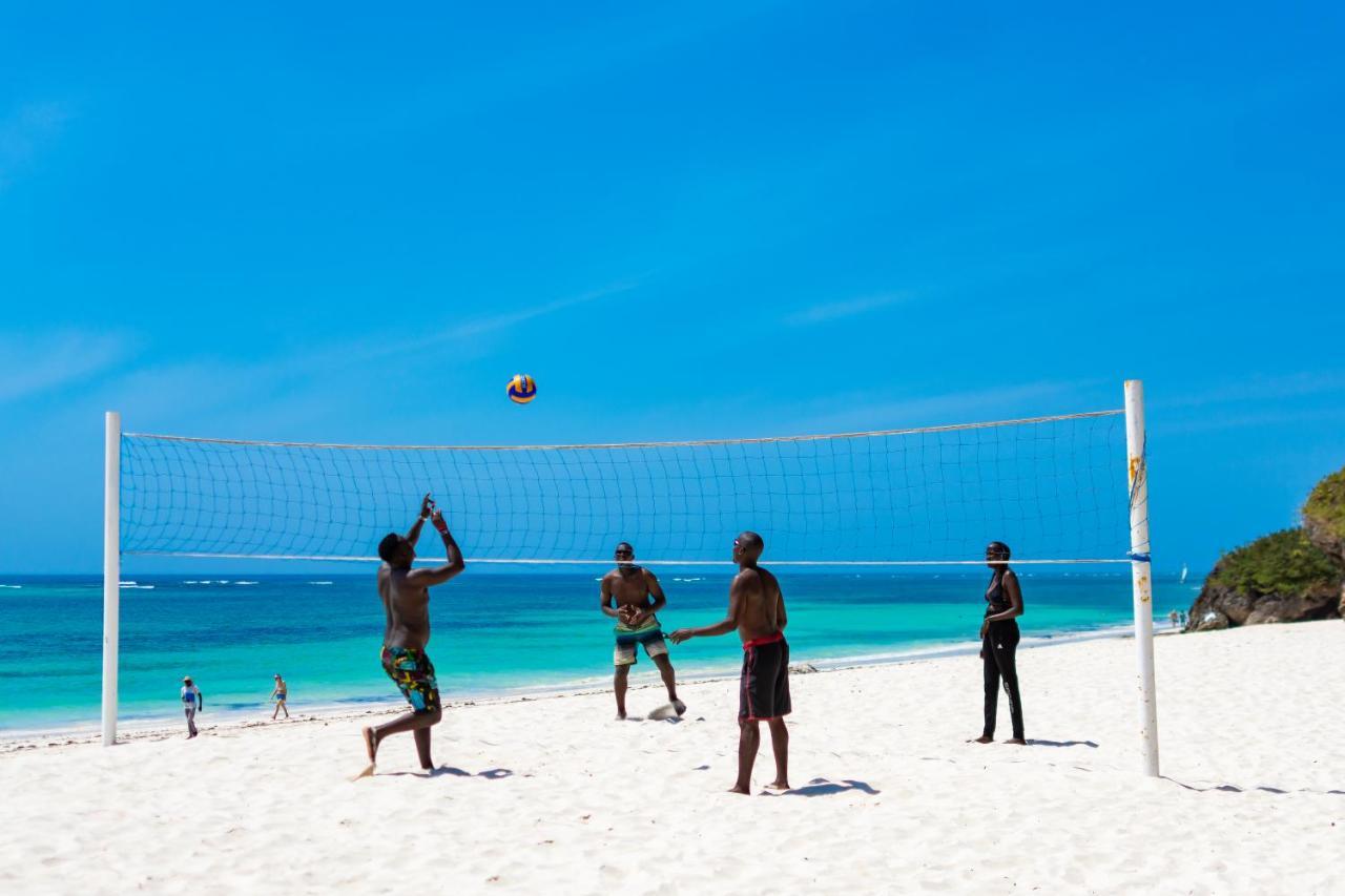 Diamonds Leisure Beach & Golf Resort Diani Beach Exterior foto Beach volleyball in Bermuda