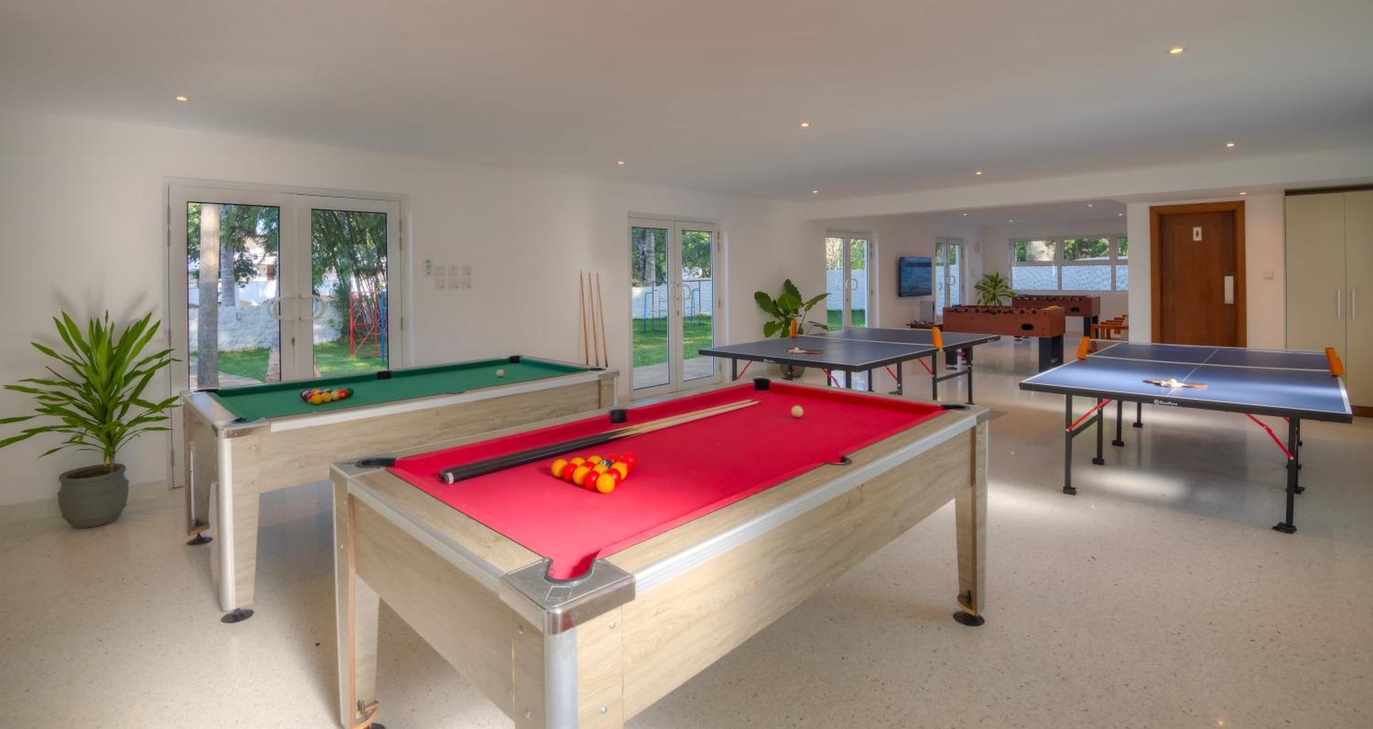 Diamonds Leisure Beach & Golf Resort Diani Beach Exterior foto The games room