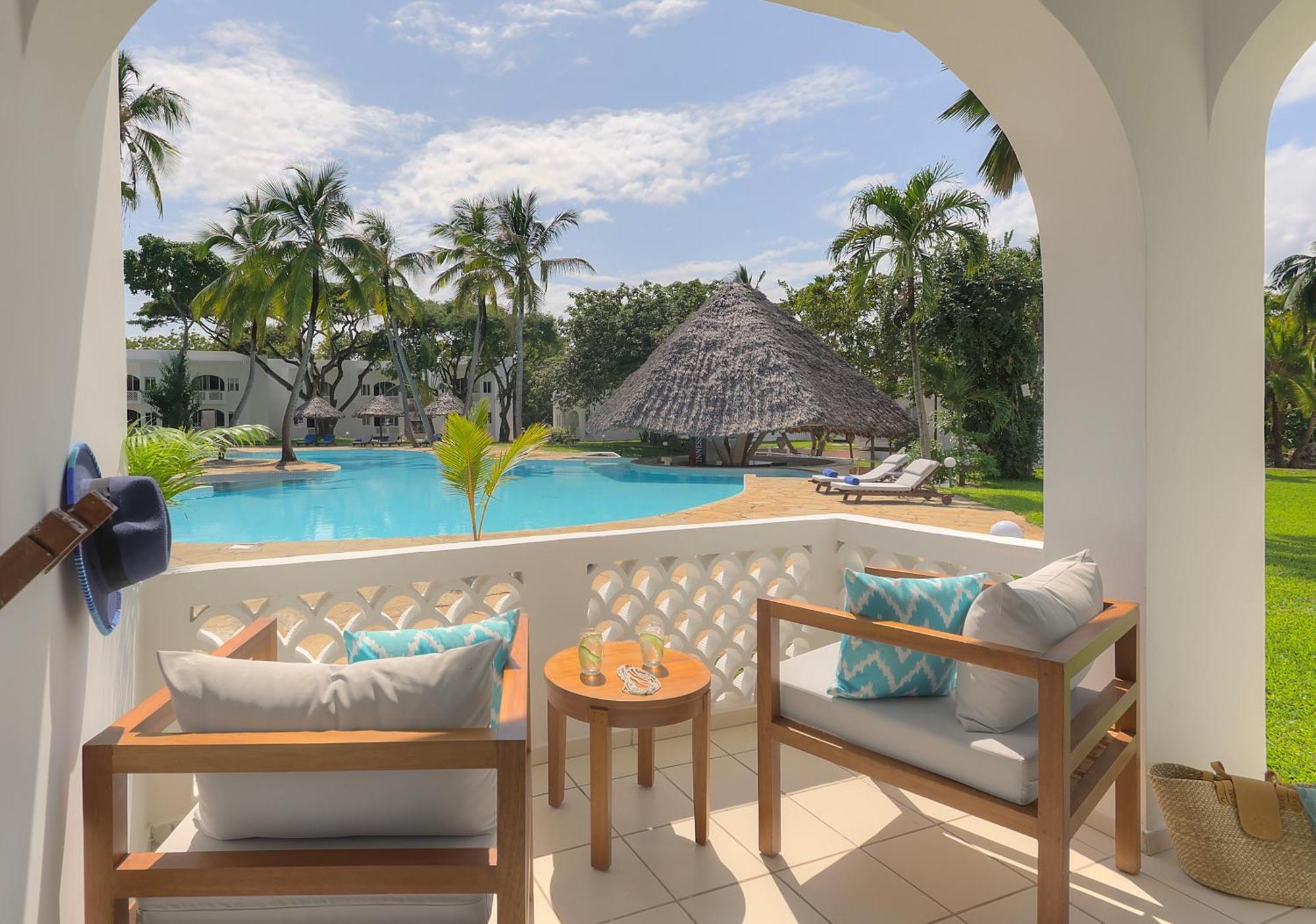 Diamonds Leisure Beach & Golf Resort Diani Beach Exterior foto The Tides Hotel