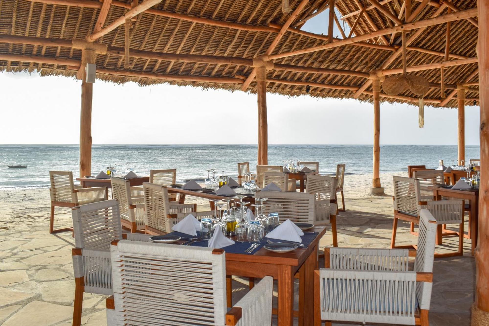 Diamonds Leisure Beach & Golf Resort Diani Beach Exterior foto